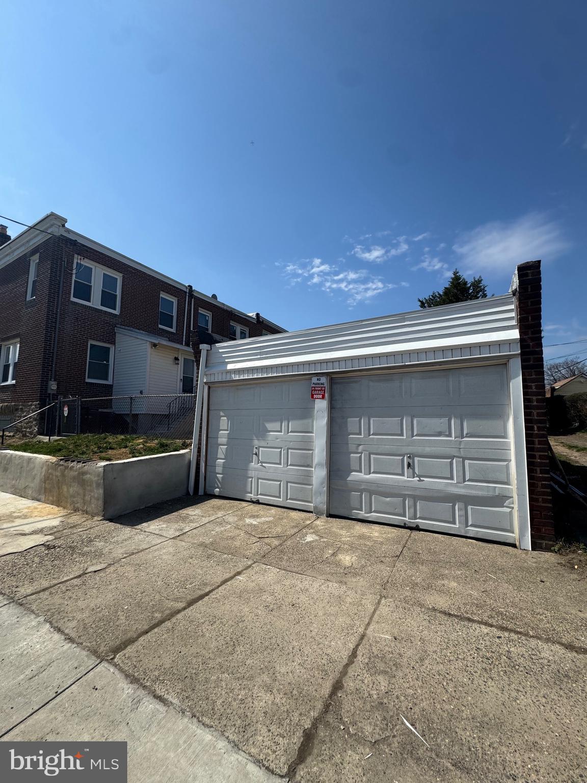 LAWNCREST - Residential