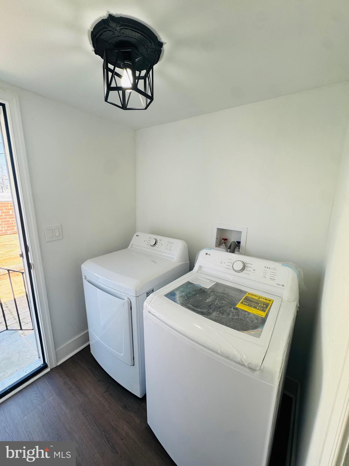 LAWNCREST - Residential