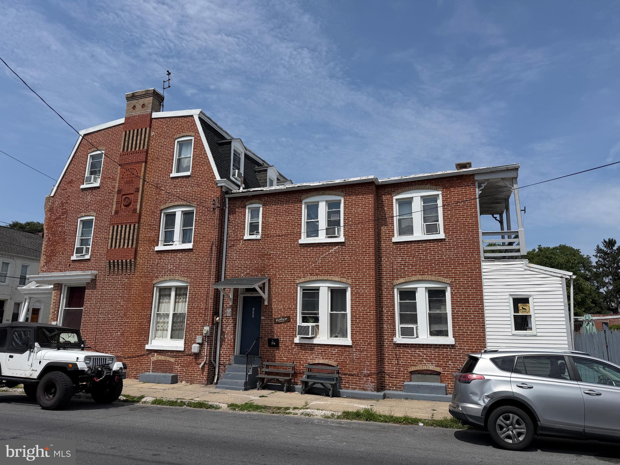 546 POPLAR STREET