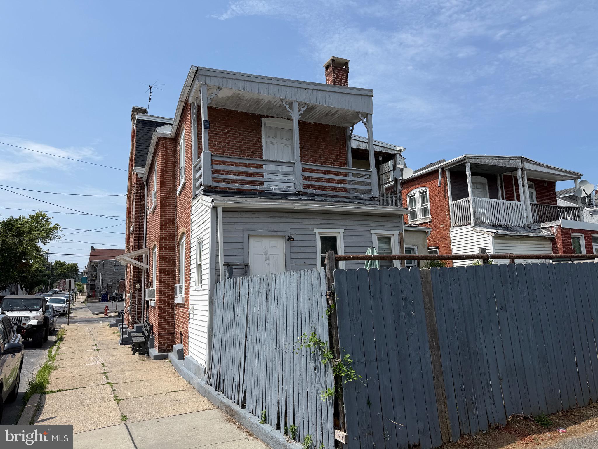 546 POPLAR STREET