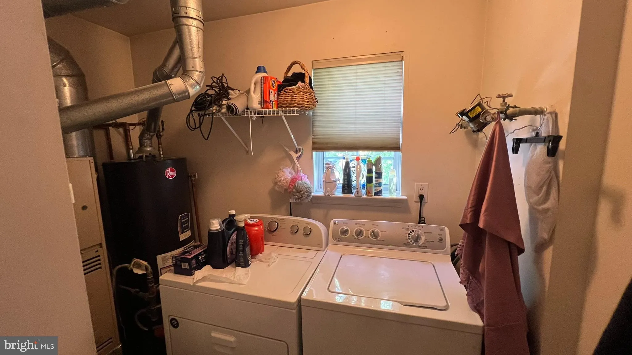 Blackwood, New Jersey 08012, United States, 2 Bedrooms Bedrooms, ,3 BathroomsBathrooms,Residential,Pending,130759