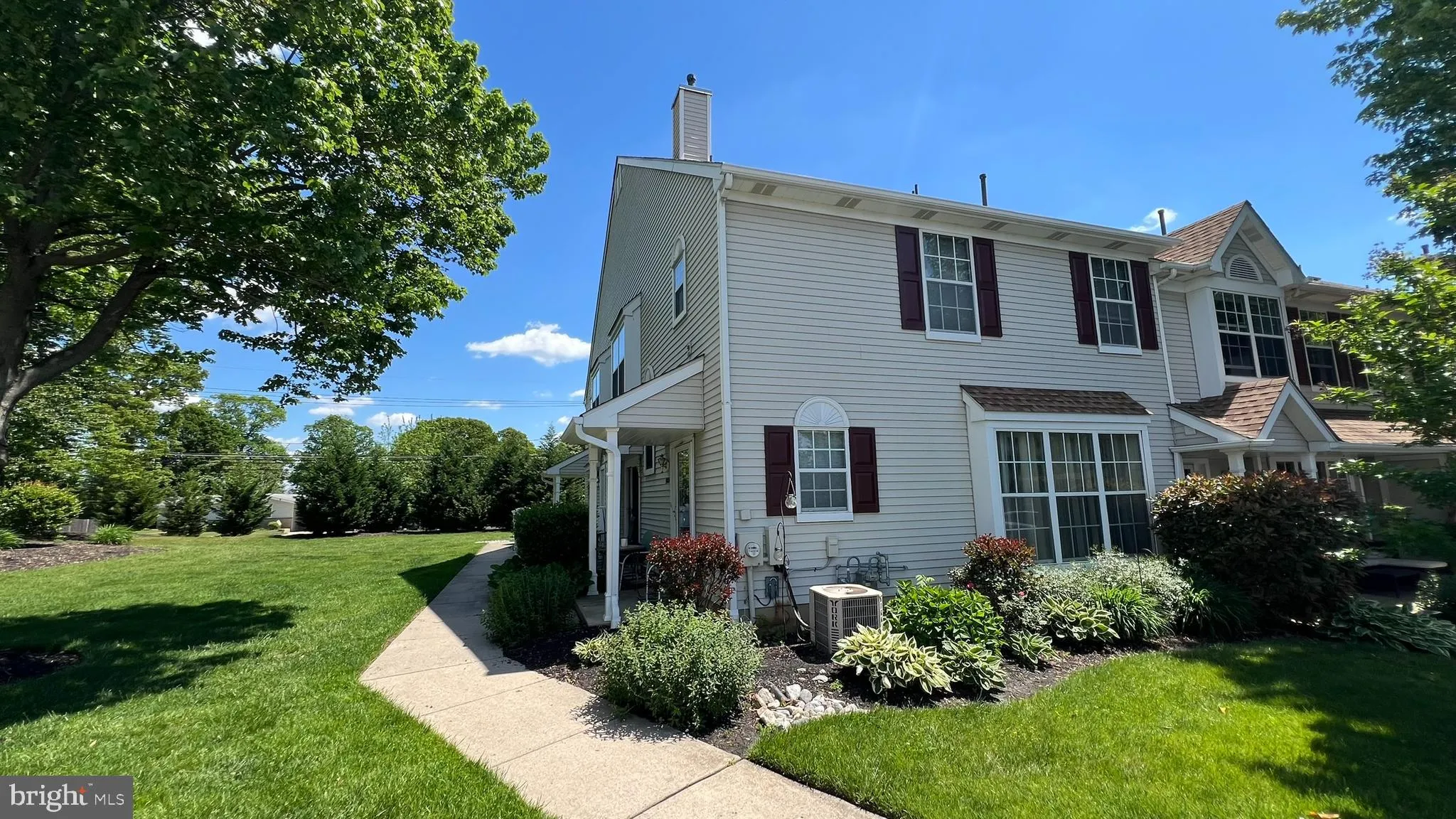 Blackwood, New Jersey 08012, United States, 2 Bedrooms Bedrooms, ,3 BathroomsBathrooms,Residential,Pending,130759