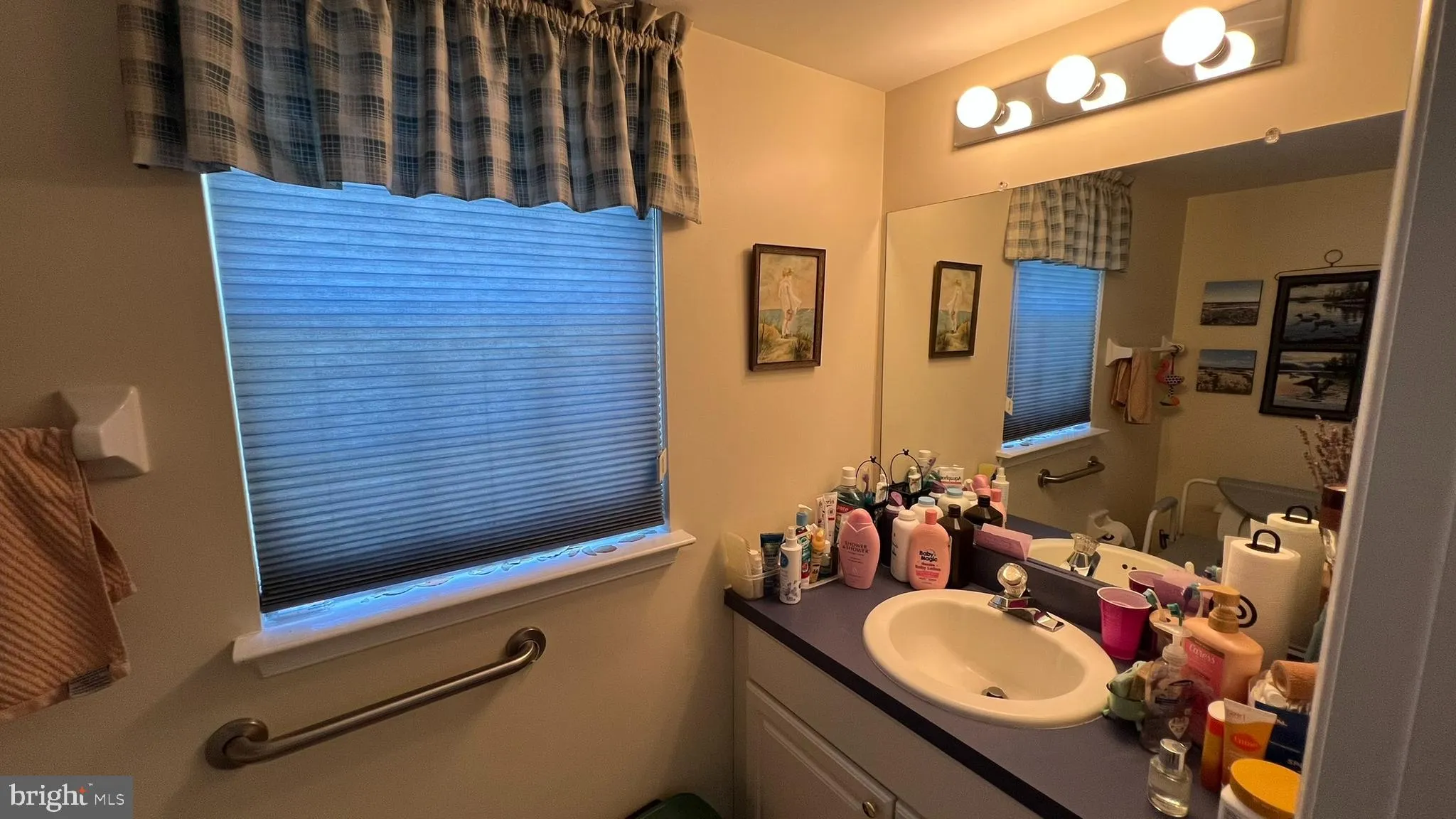 Blackwood, New Jersey 08012, United States, 2 Bedrooms Bedrooms, ,3 BathroomsBathrooms,Residential,Pending,130759