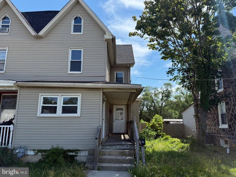 Townhouse For Rent - 16 Delsea Drive<br/> GLASSBORO, NJ 08028