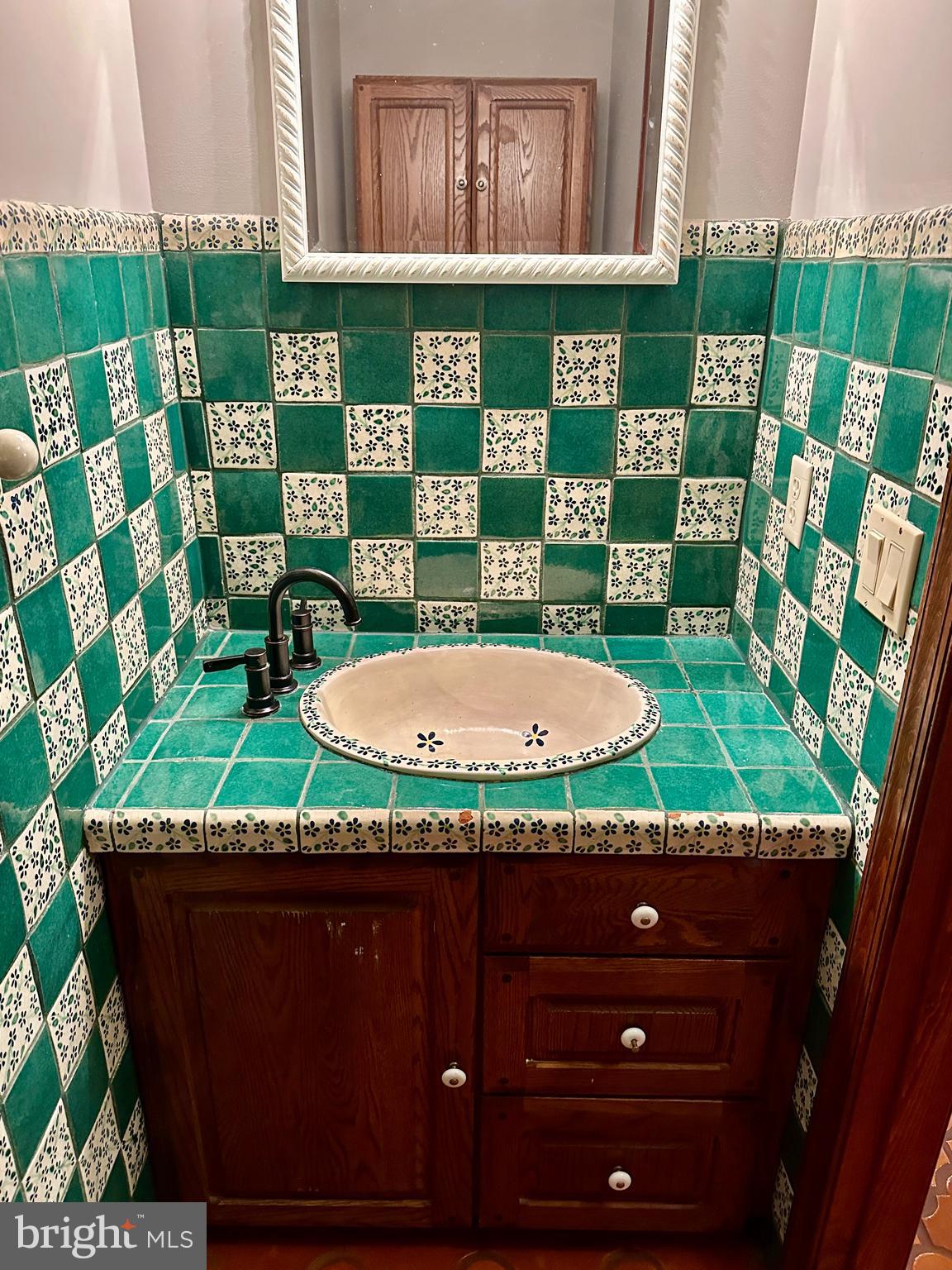 CLEARVIEW HEIGHTS - Residential Lease