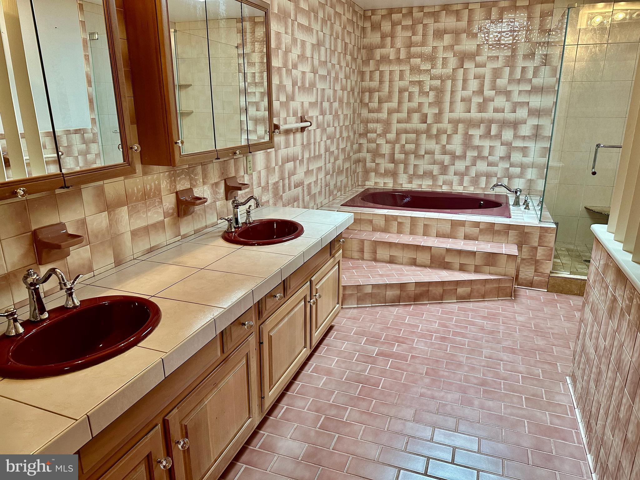 CLEARVIEW HEIGHTS - Residential Lease