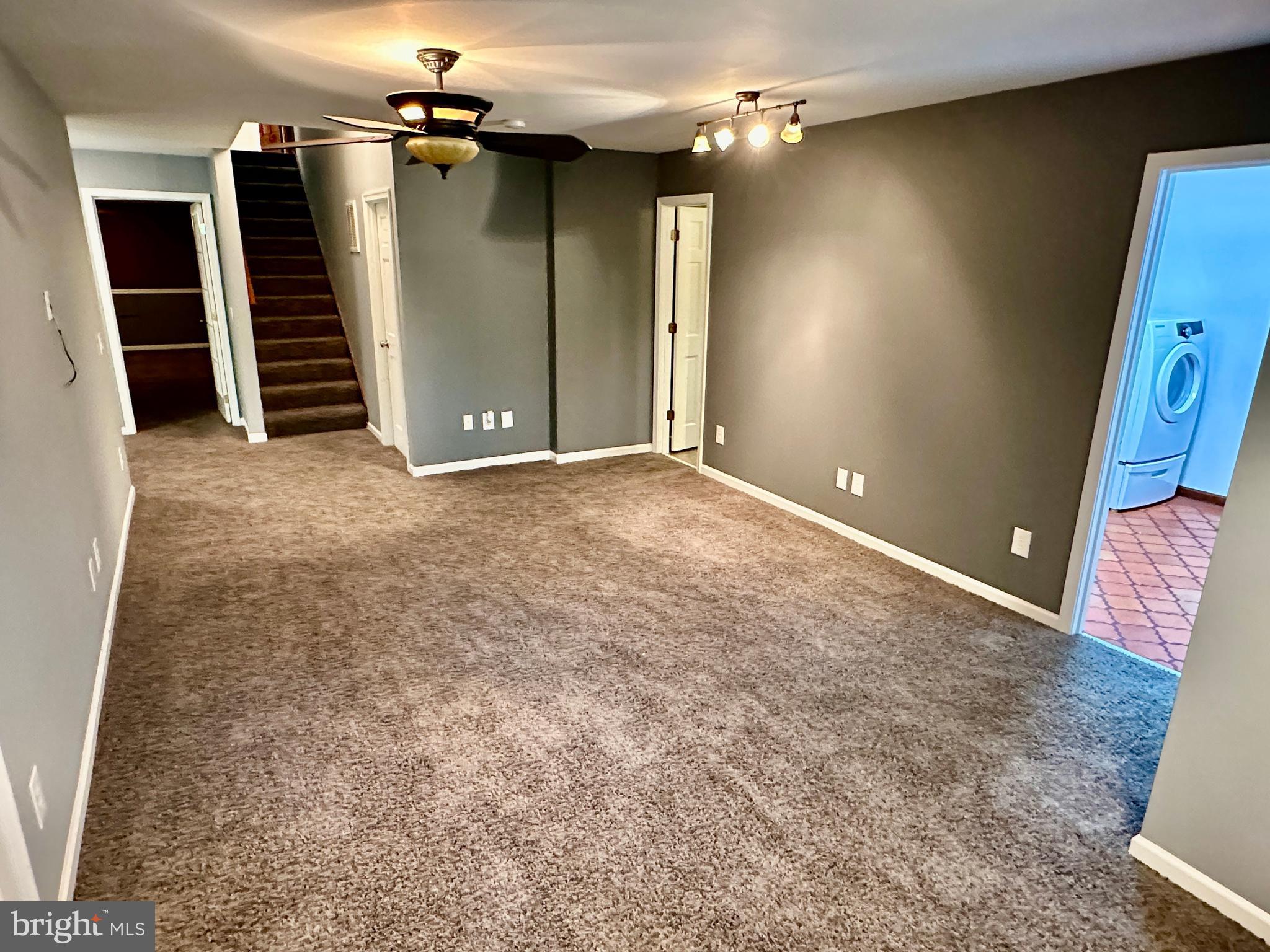 CLEARVIEW HEIGHTS - Residential Lease