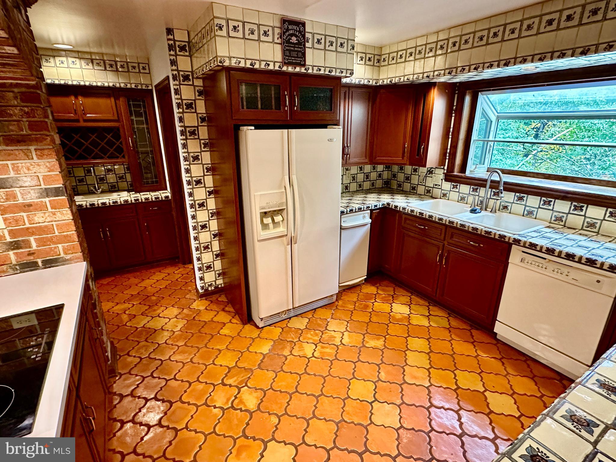 CLEARVIEW HEIGHTS - Residential Lease