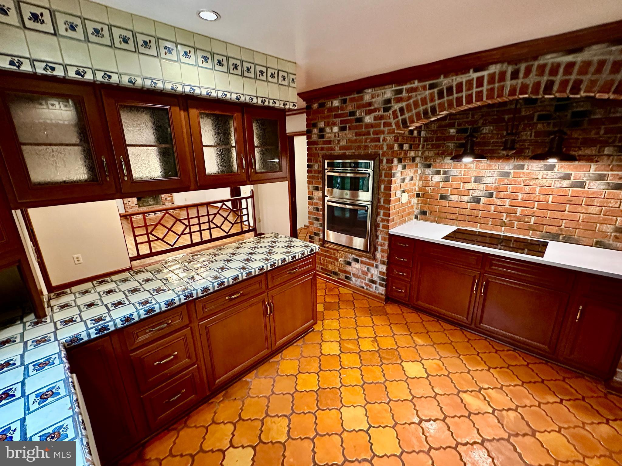 CLEARVIEW HEIGHTS - Residential Lease