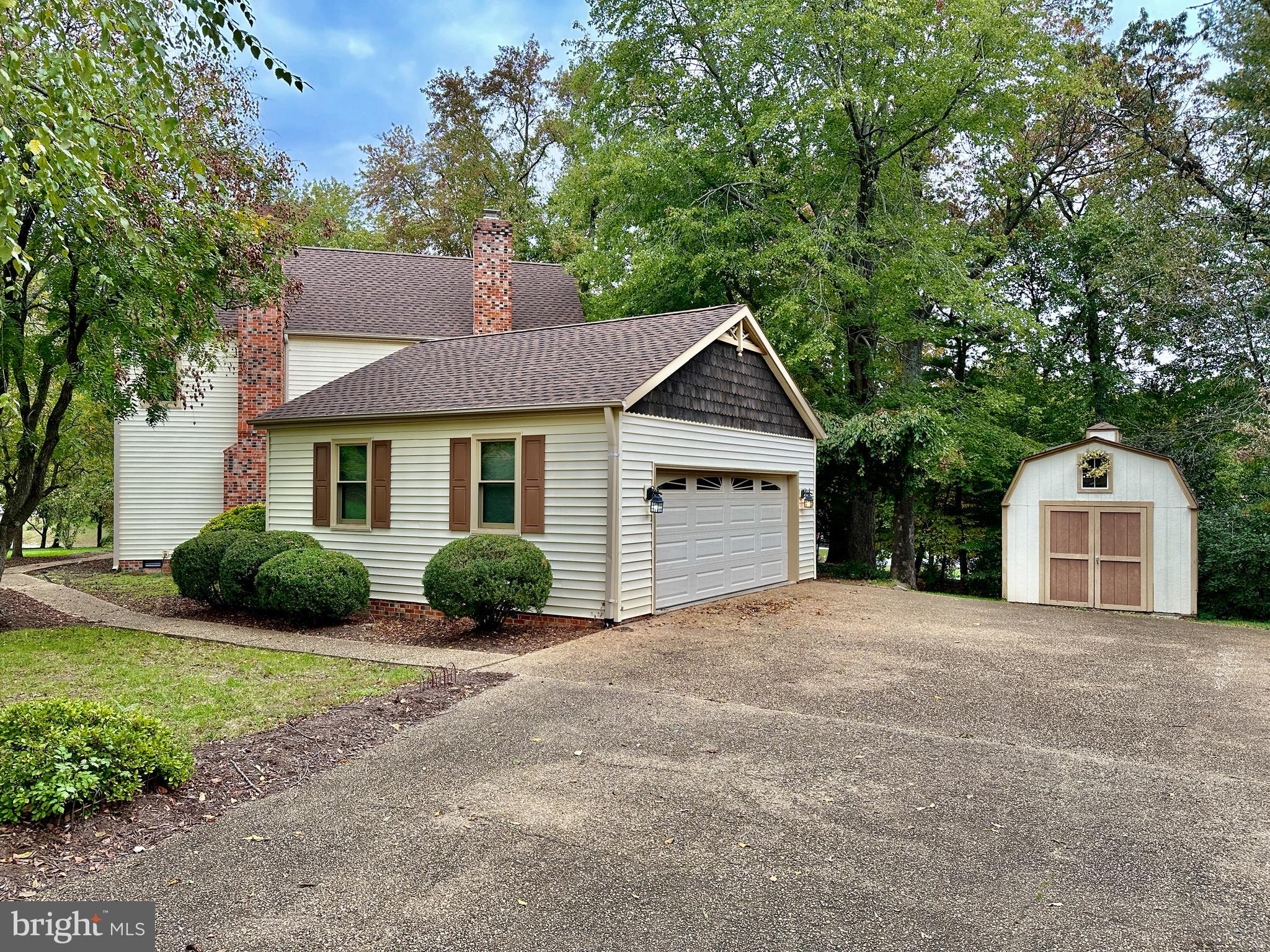 CLEARVIEW HEIGHTS - Residential Lease