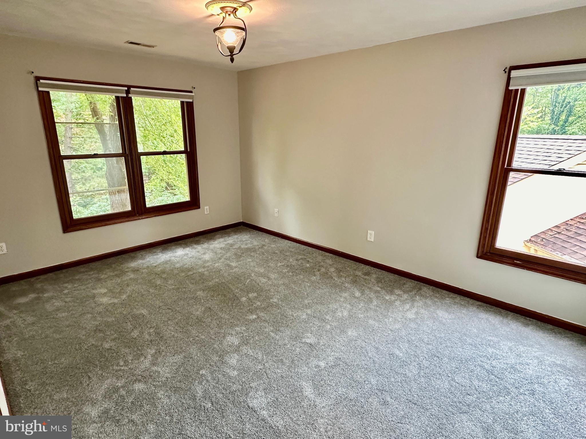 CLEARVIEW HEIGHTS - Residential Lease