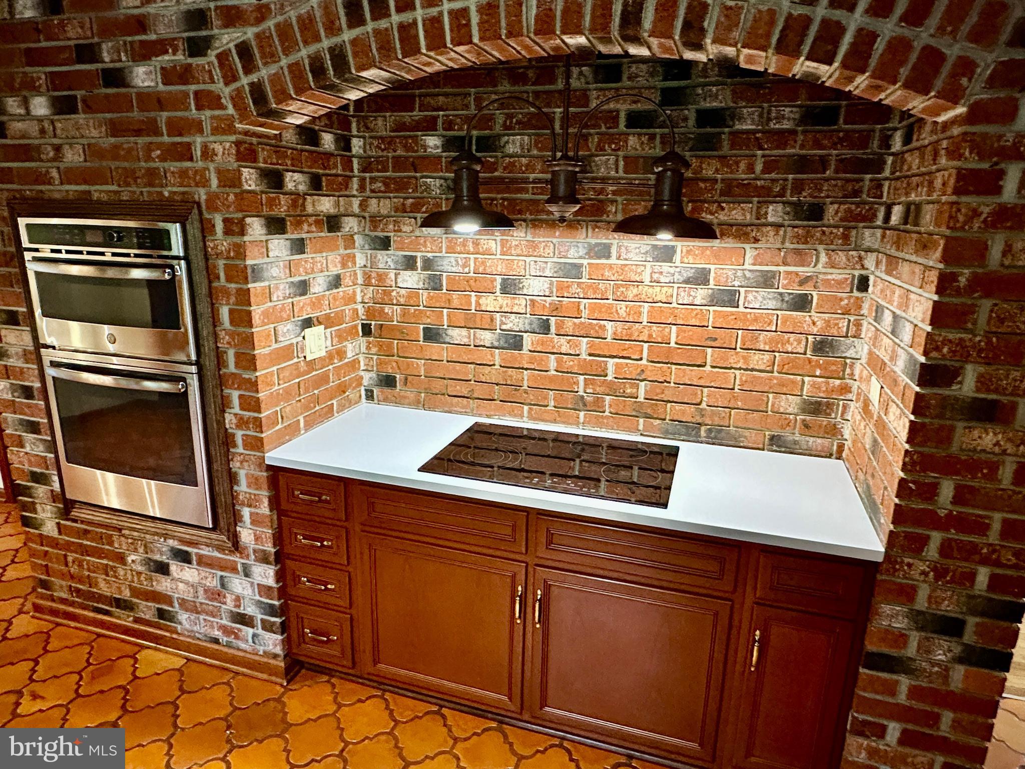 CLEARVIEW HEIGHTS - Residential Lease