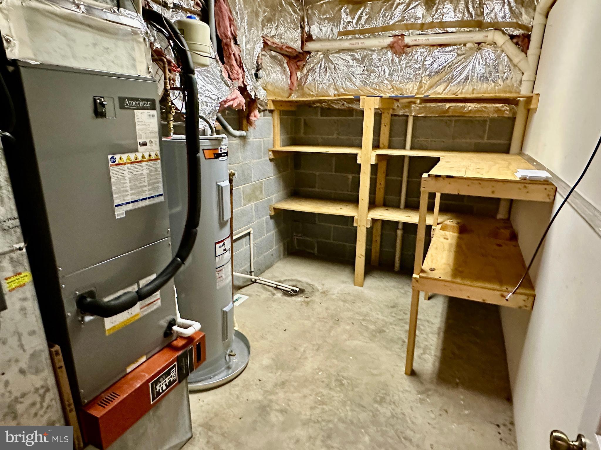 CLEARVIEW HEIGHTS - Residential Lease