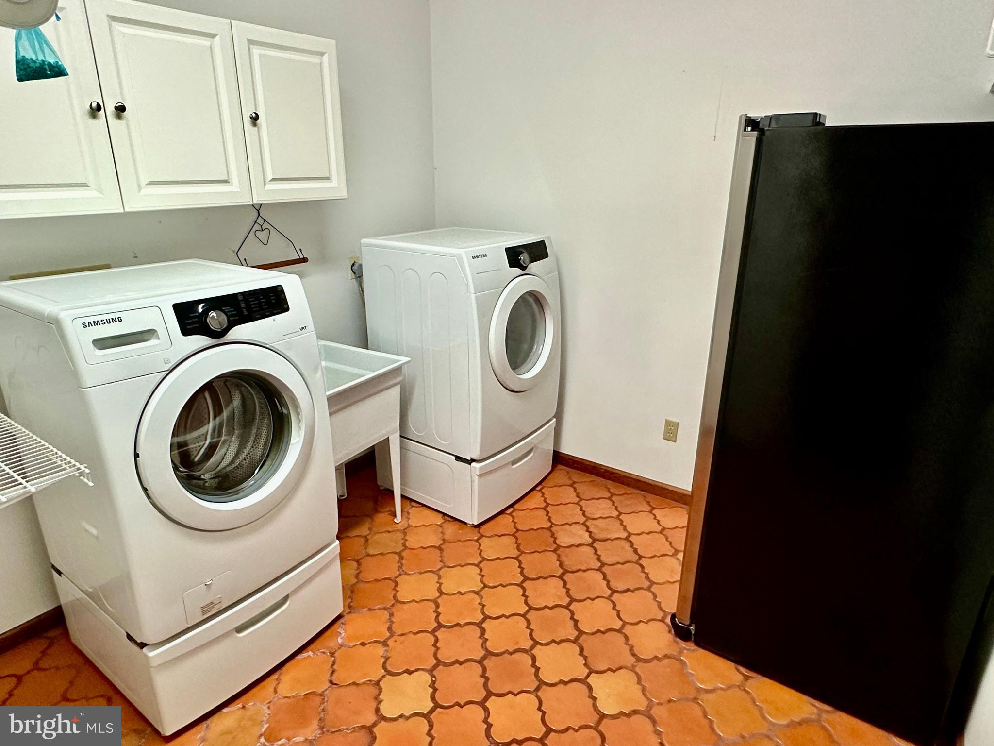 CLEARVIEW HEIGHTS - Residential Lease