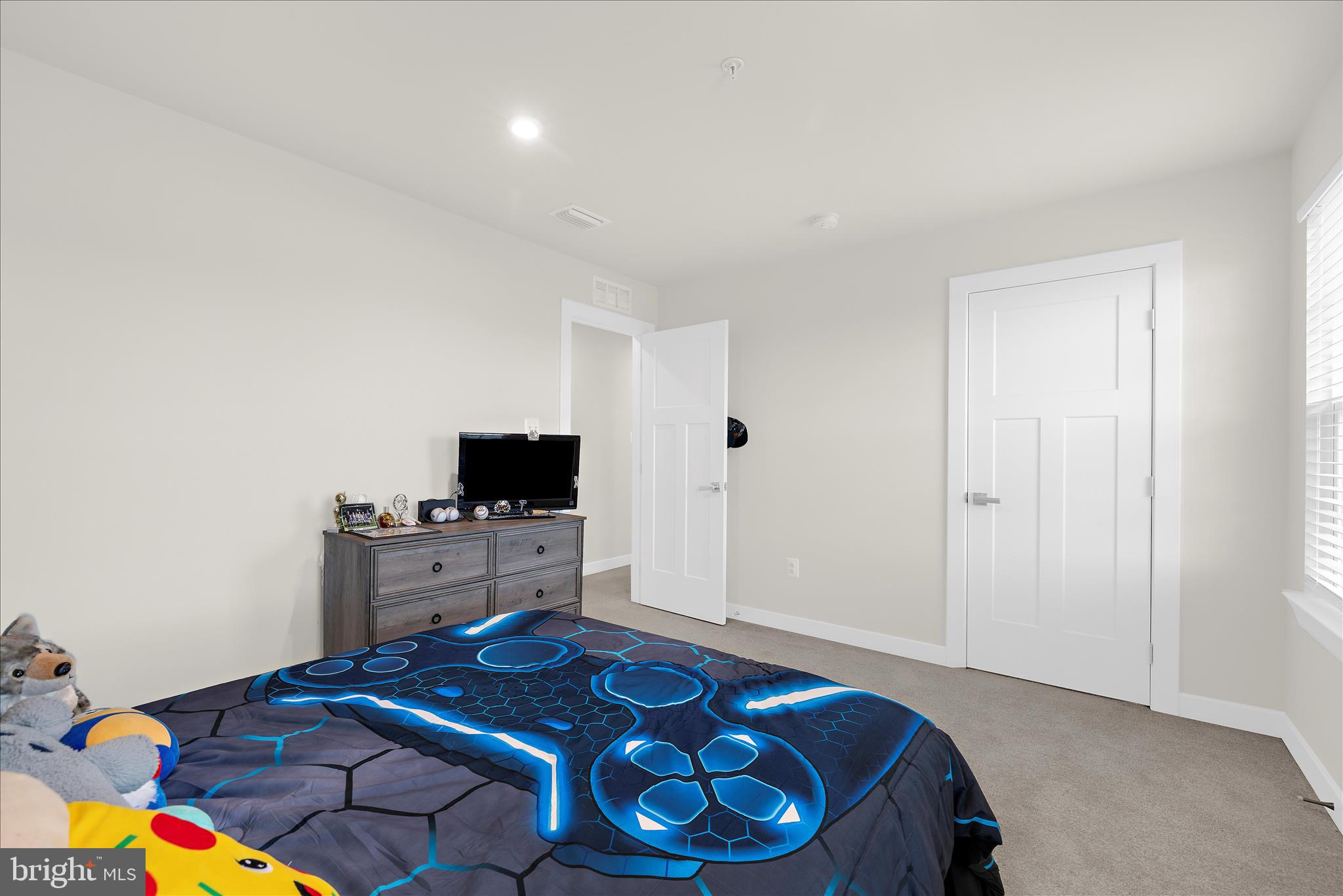 CHURCH HILL HUNT - Residential