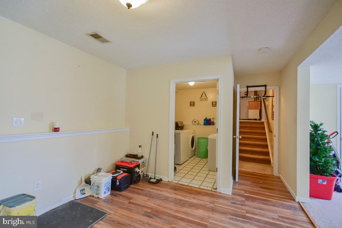 SPRINGFIELD VILLAGE - Residential