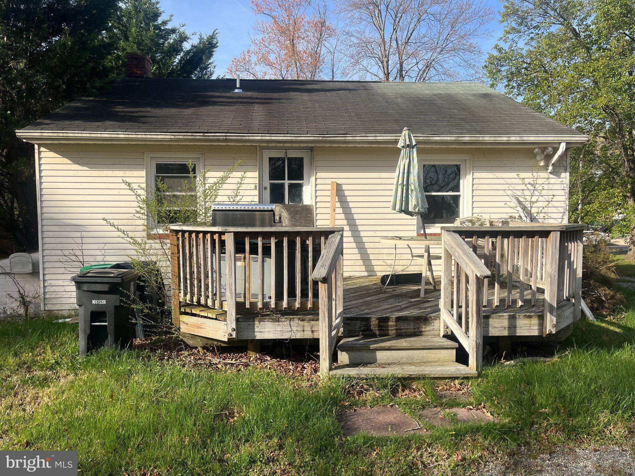 CLINTON WOODS - Residential