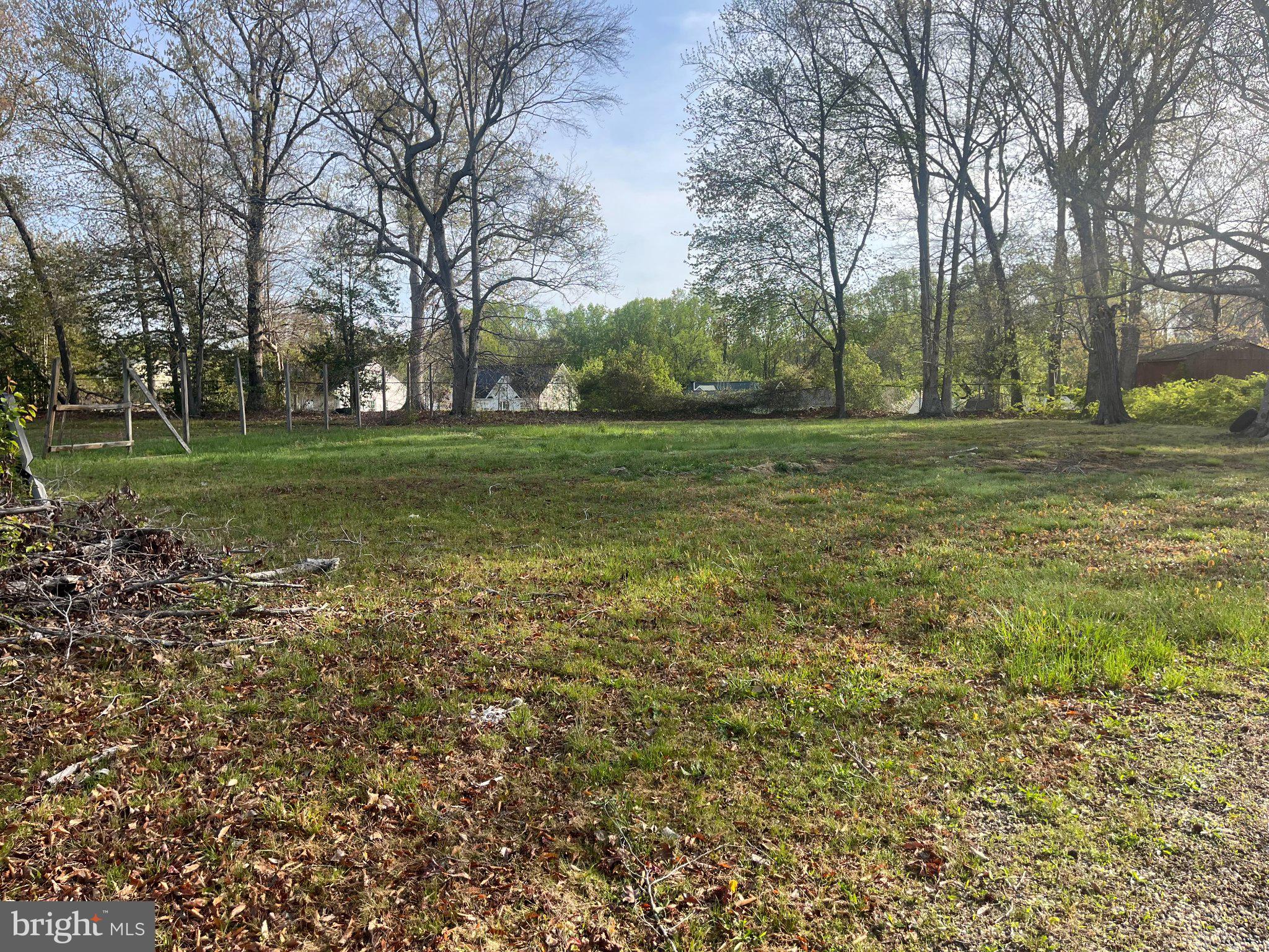 CLINTON WOODS - Residential