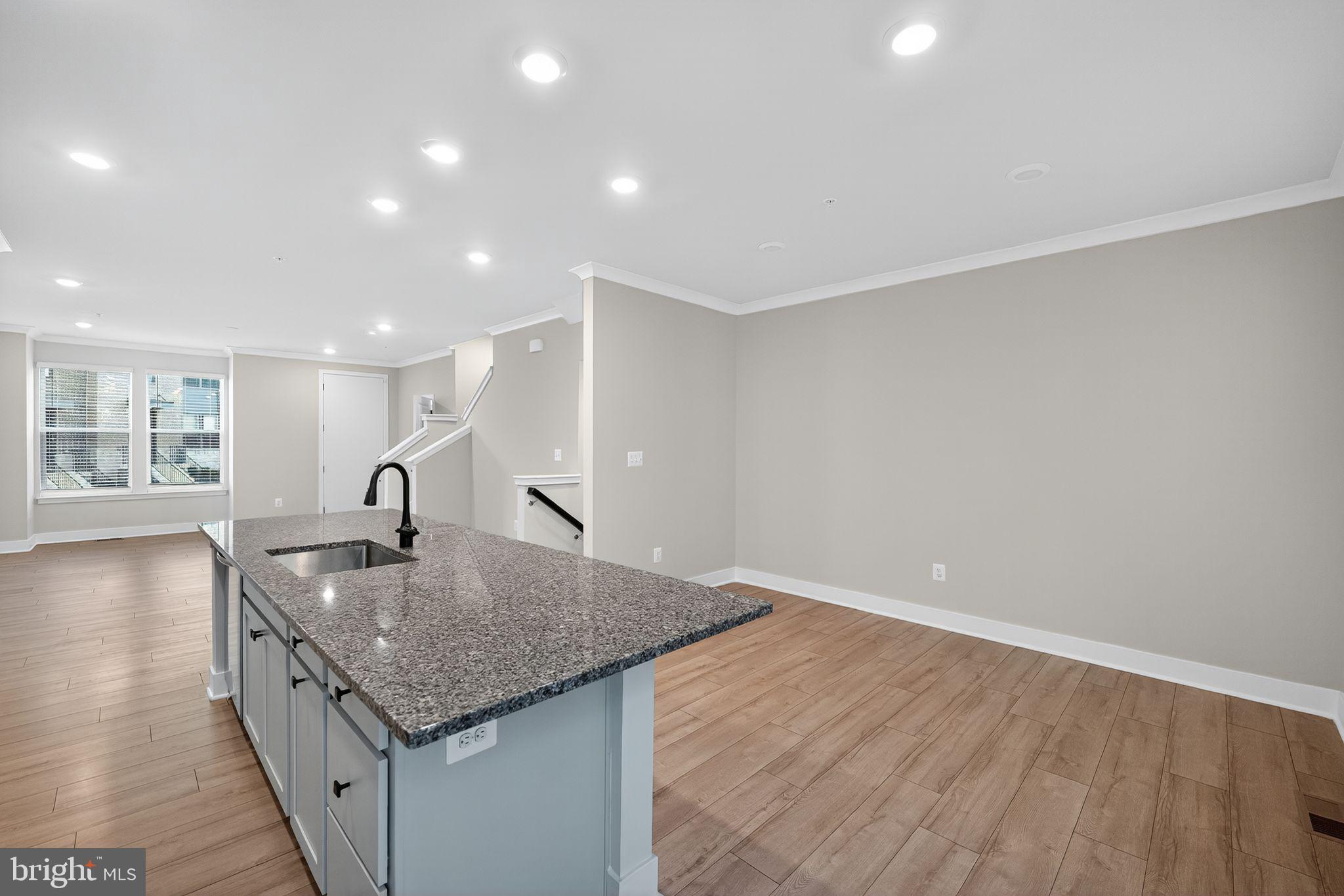 MEDFIELD - Residential