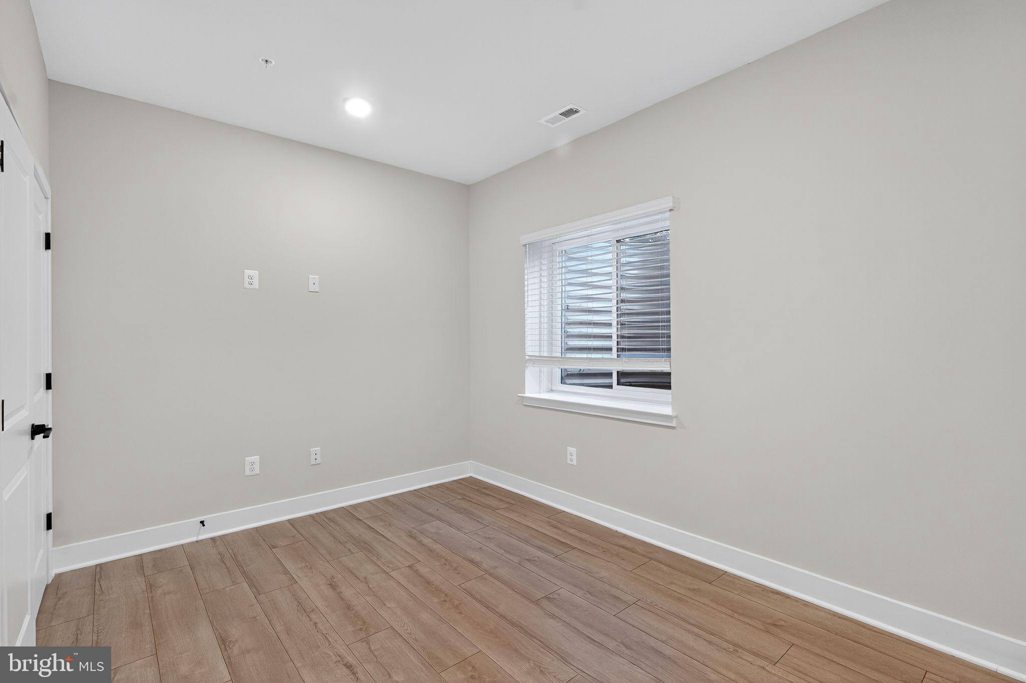 MEDFIELD - Residential