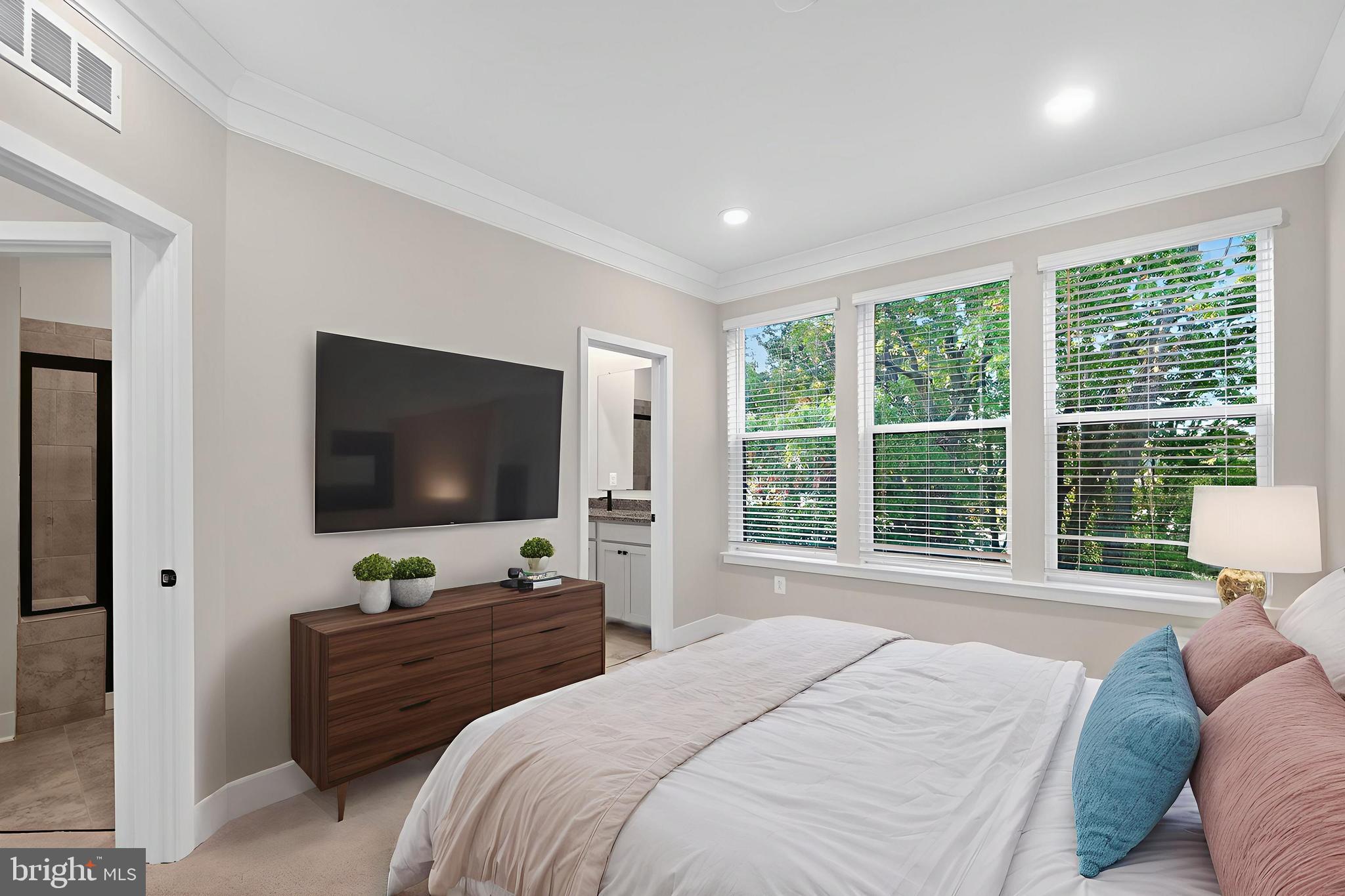 MEDFIELD - Residential