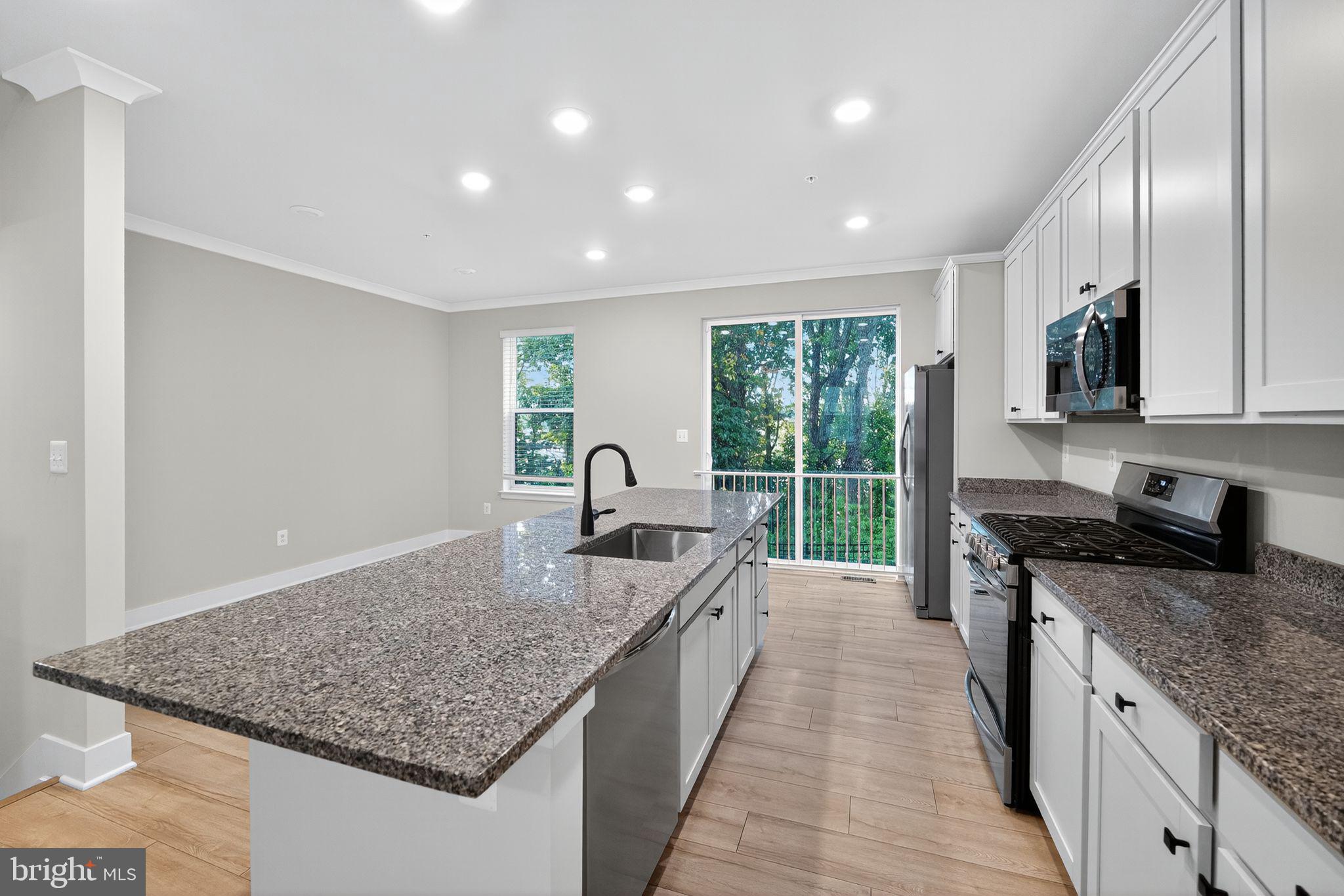 MEDFIELD - Residential