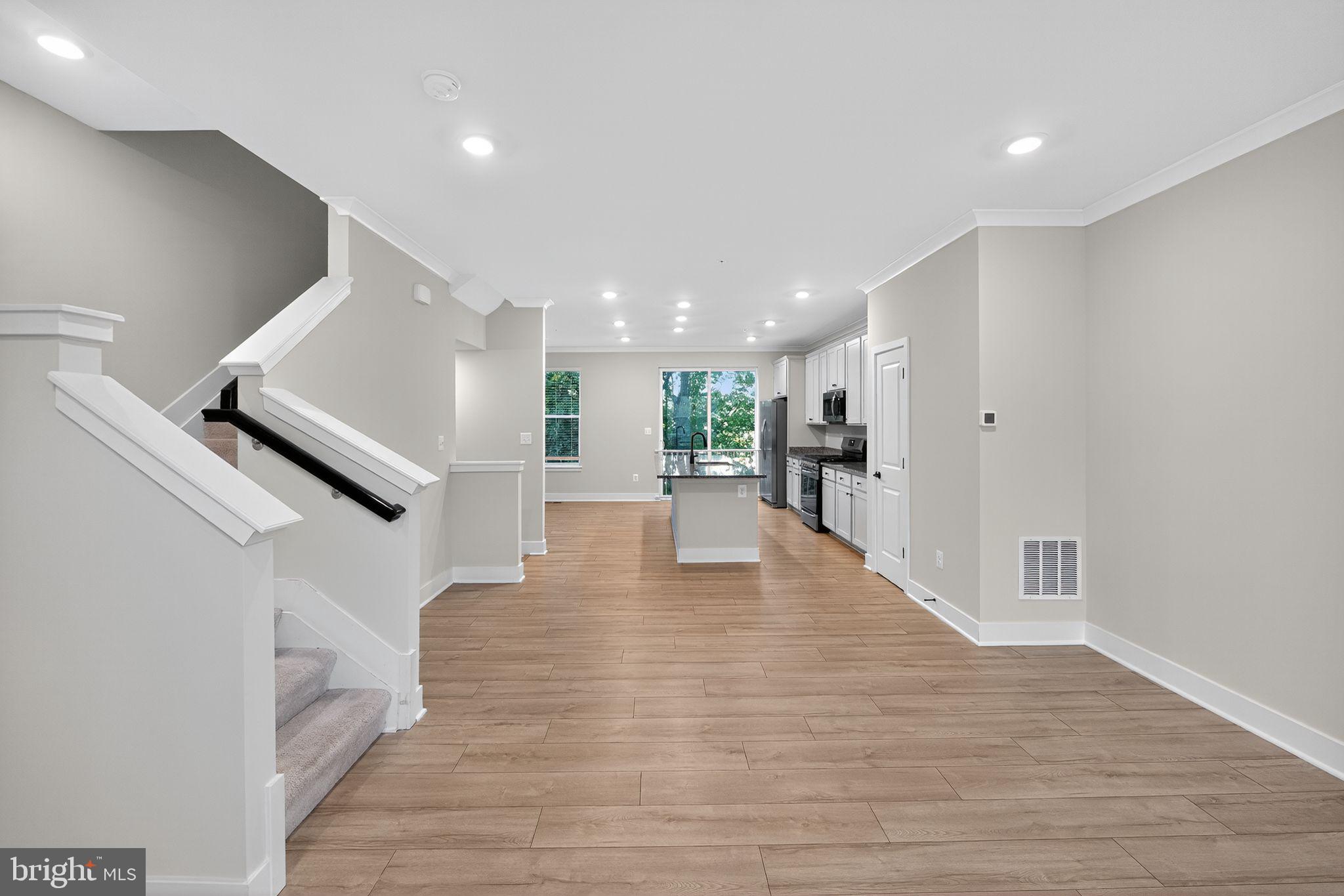MEDFIELD - Residential