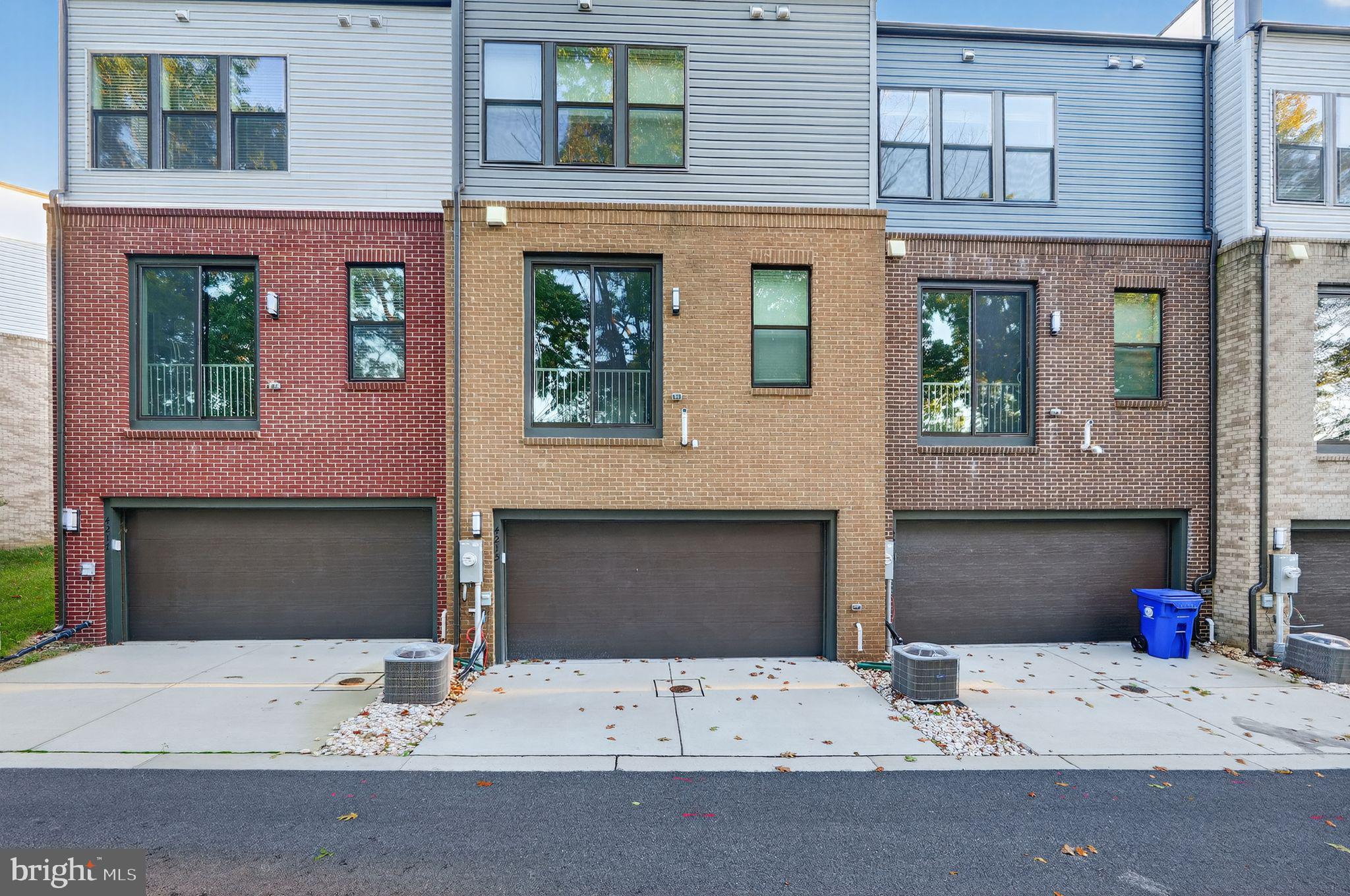 MEDFIELD - Residential