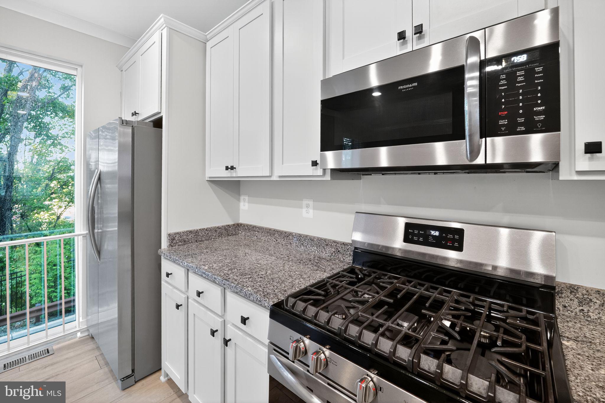 MEDFIELD - Residential