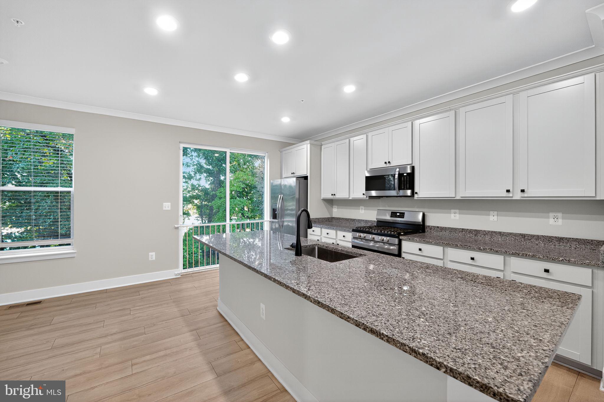 MEDFIELD - Residential