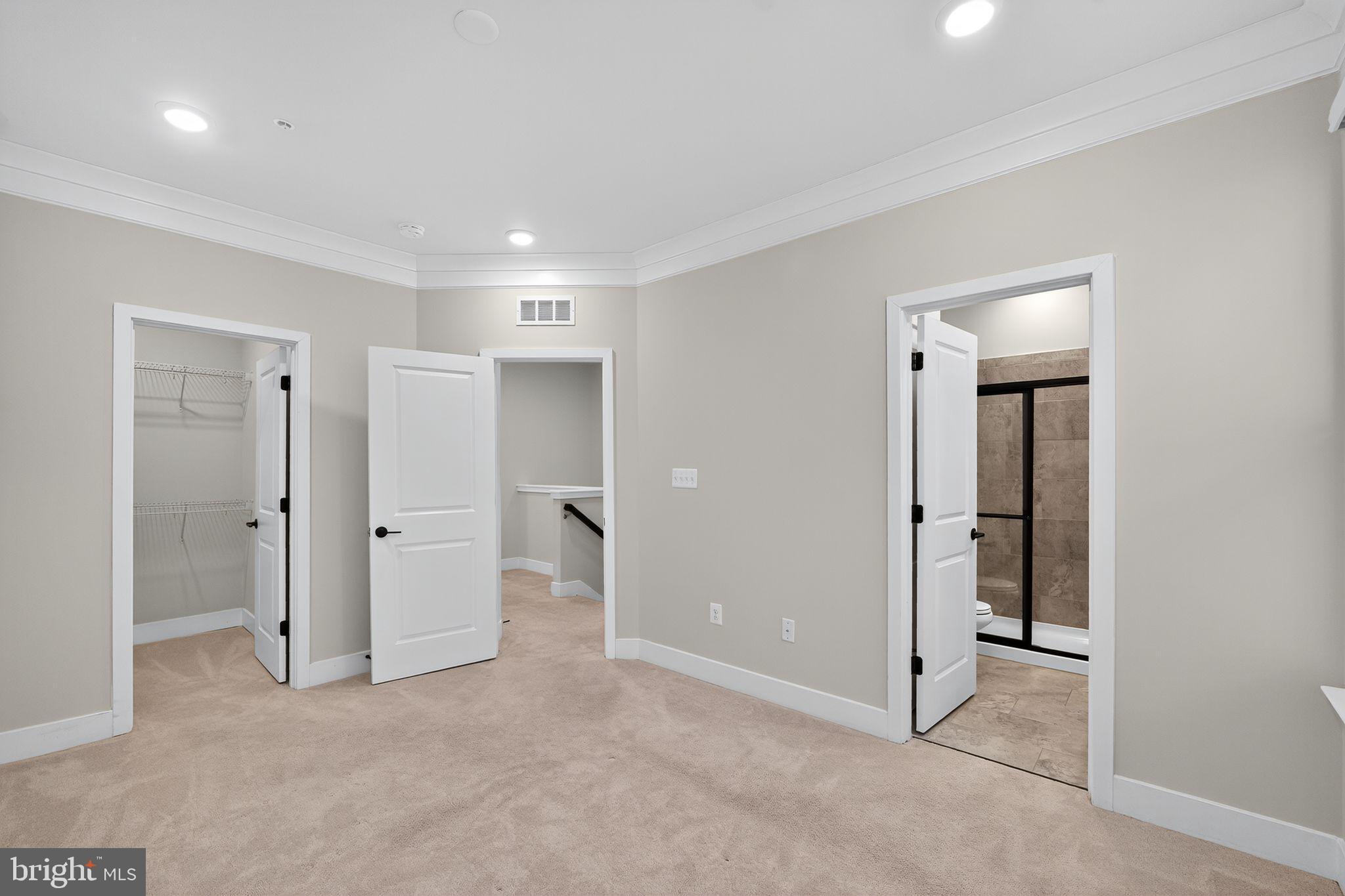 MEDFIELD - Residential
