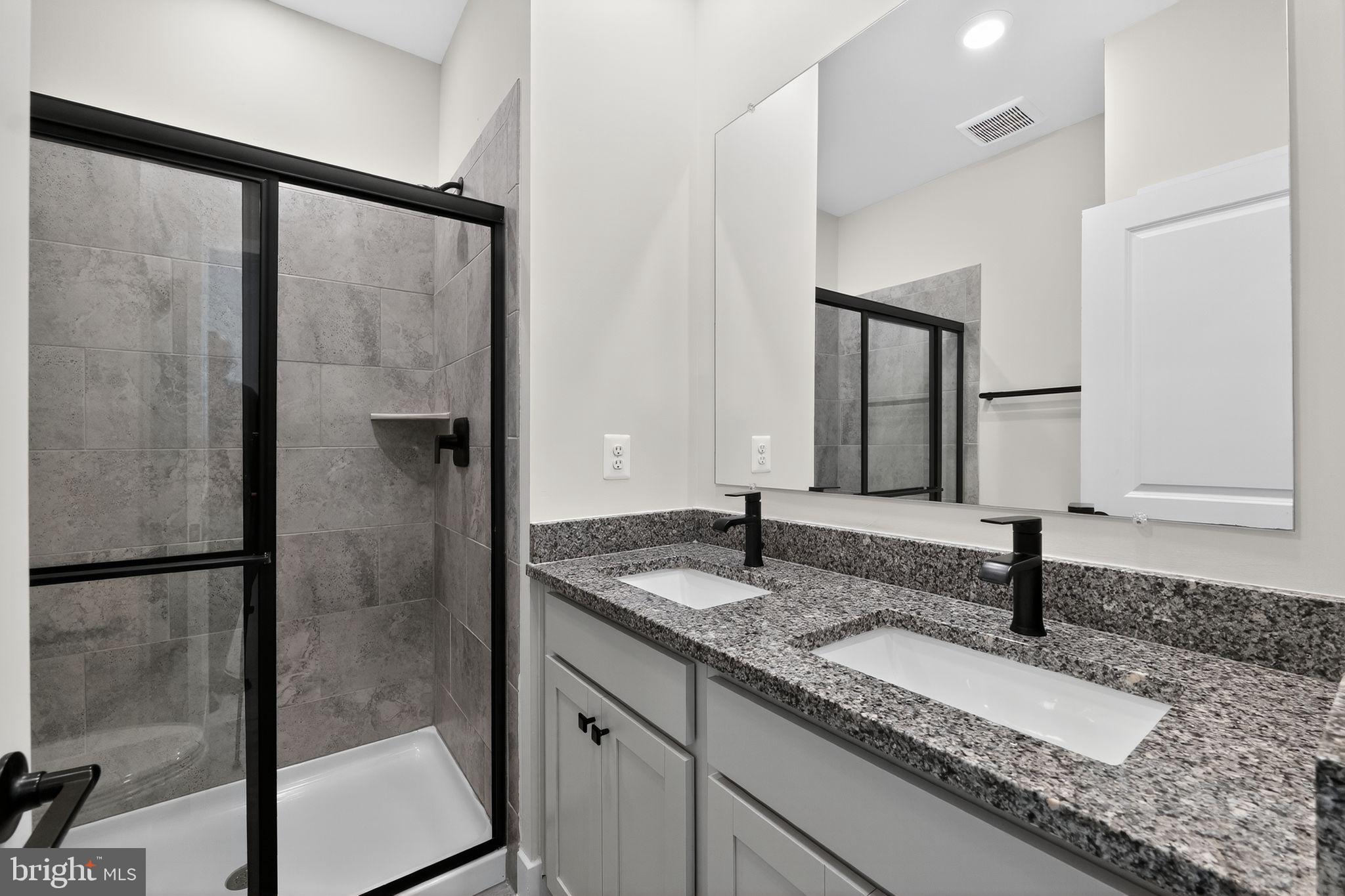 MEDFIELD - Residential