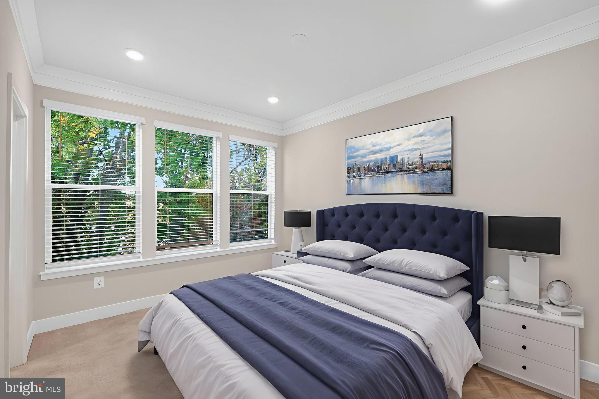 MEDFIELD - Residential