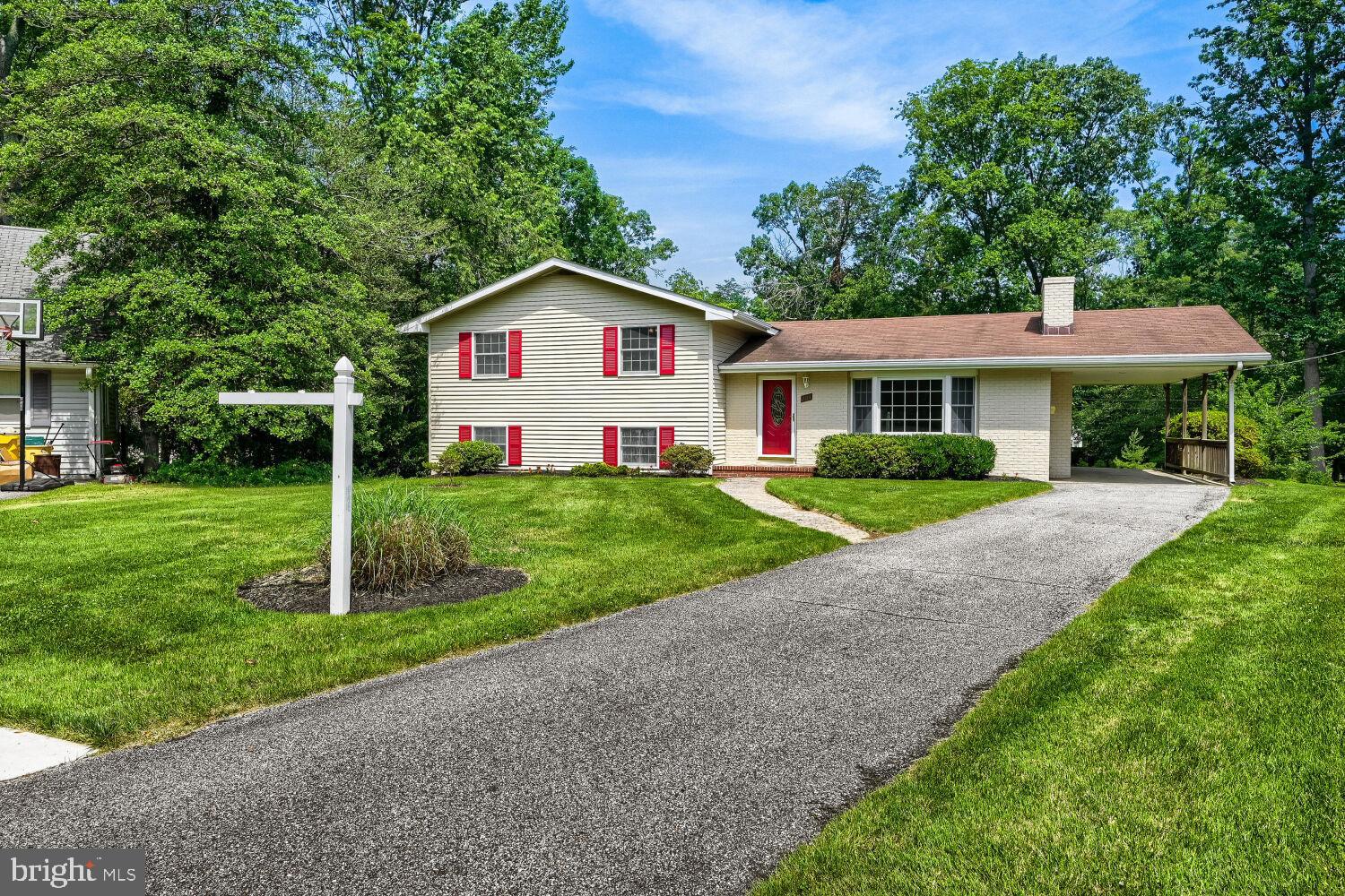 304 PINE CIRCLE
