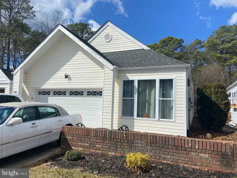 100 Deerfield Drive, Manahawkin, NJ MLS: NJOC2032324