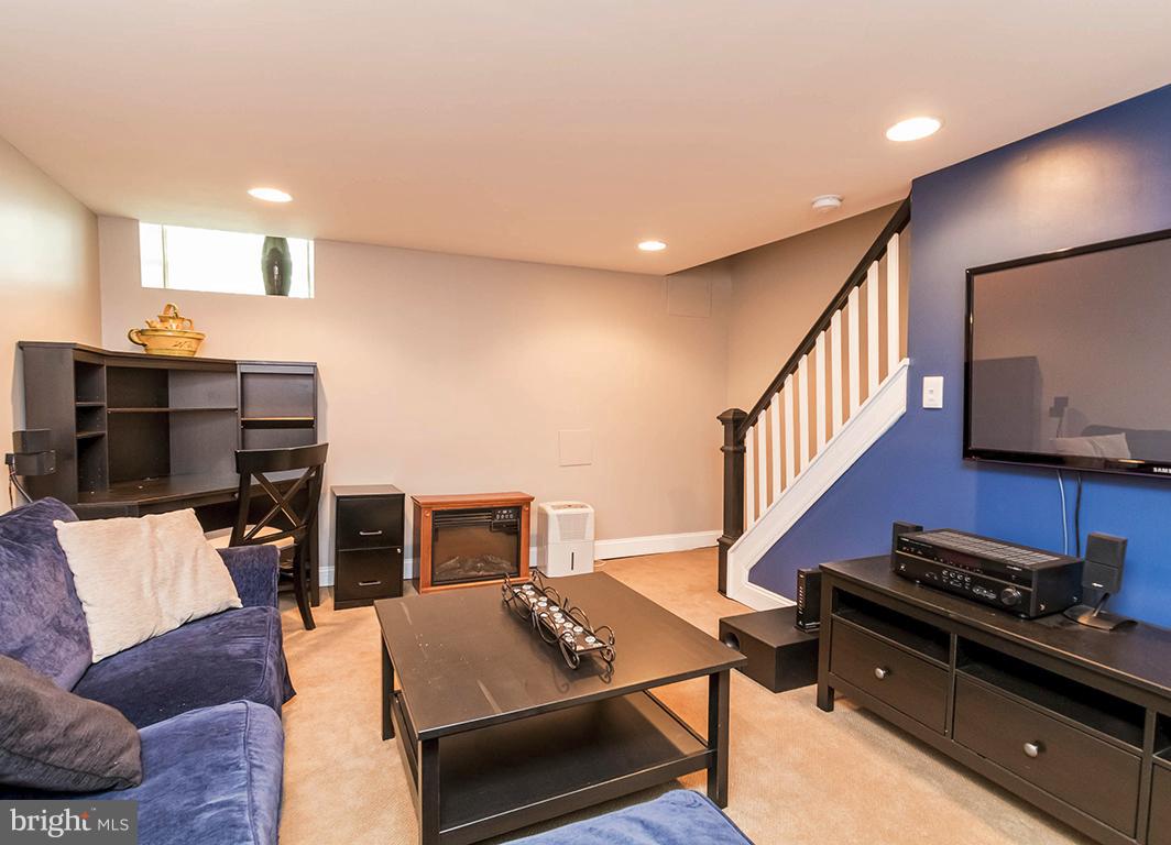 HAMPDEN HISTORIC DISTRICT - Residential