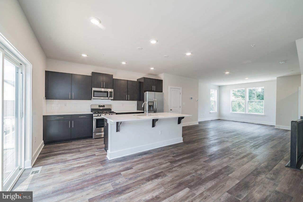 WOODMORE OVERLOOK - Residential