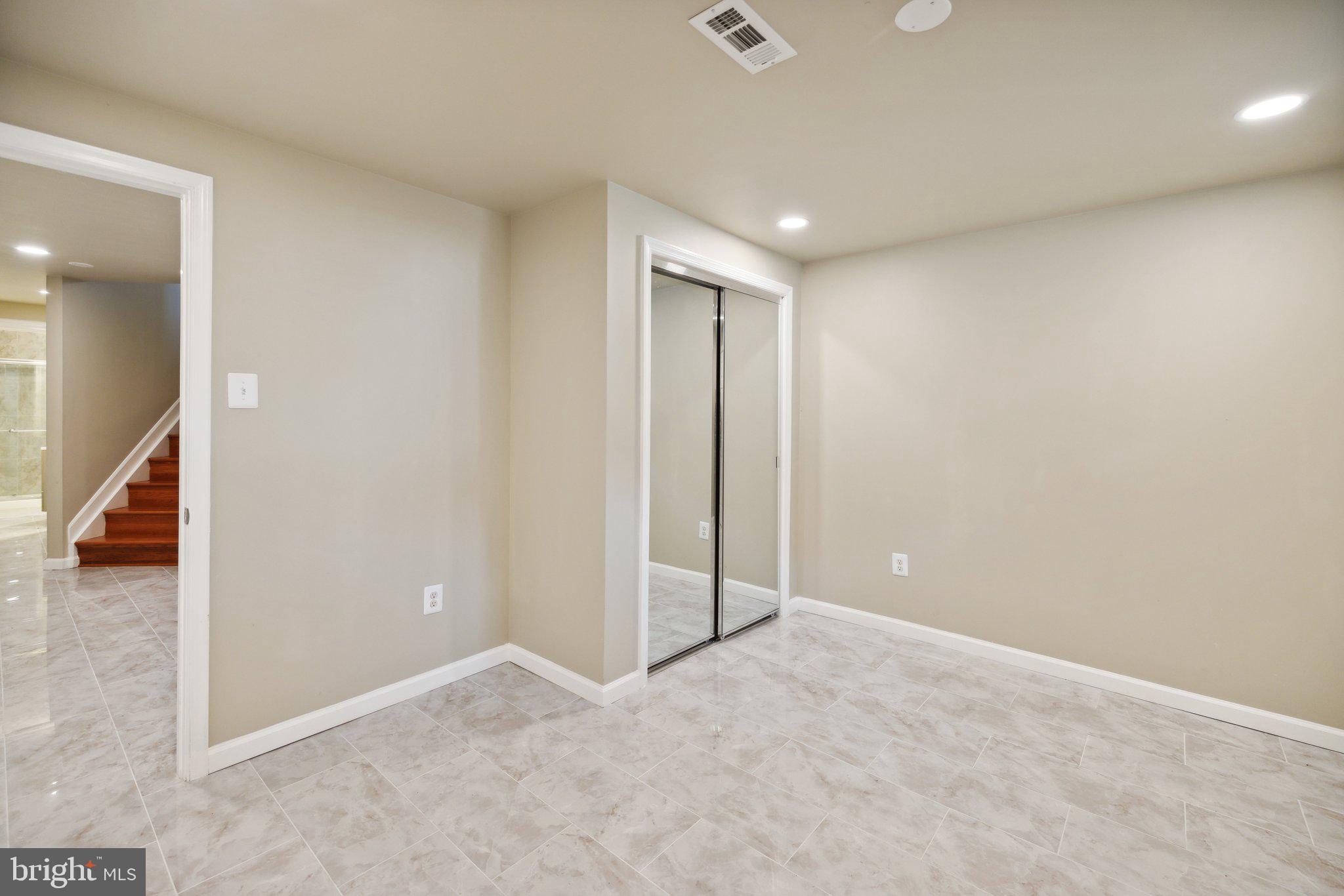 KINGS SQUARE - Residential