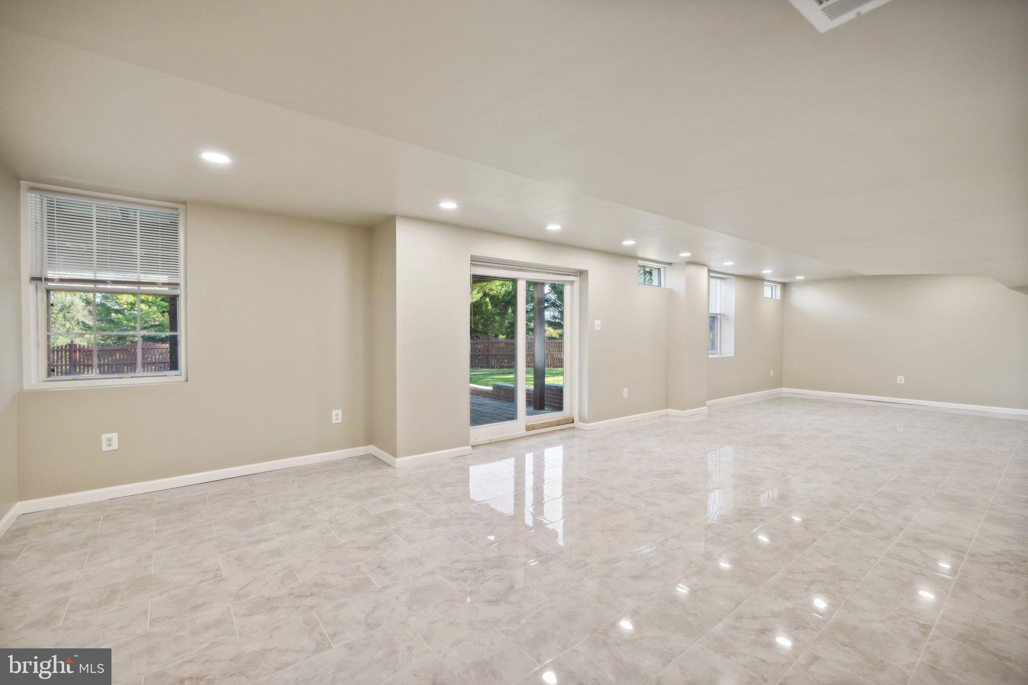 KINGS SQUARE - Residential