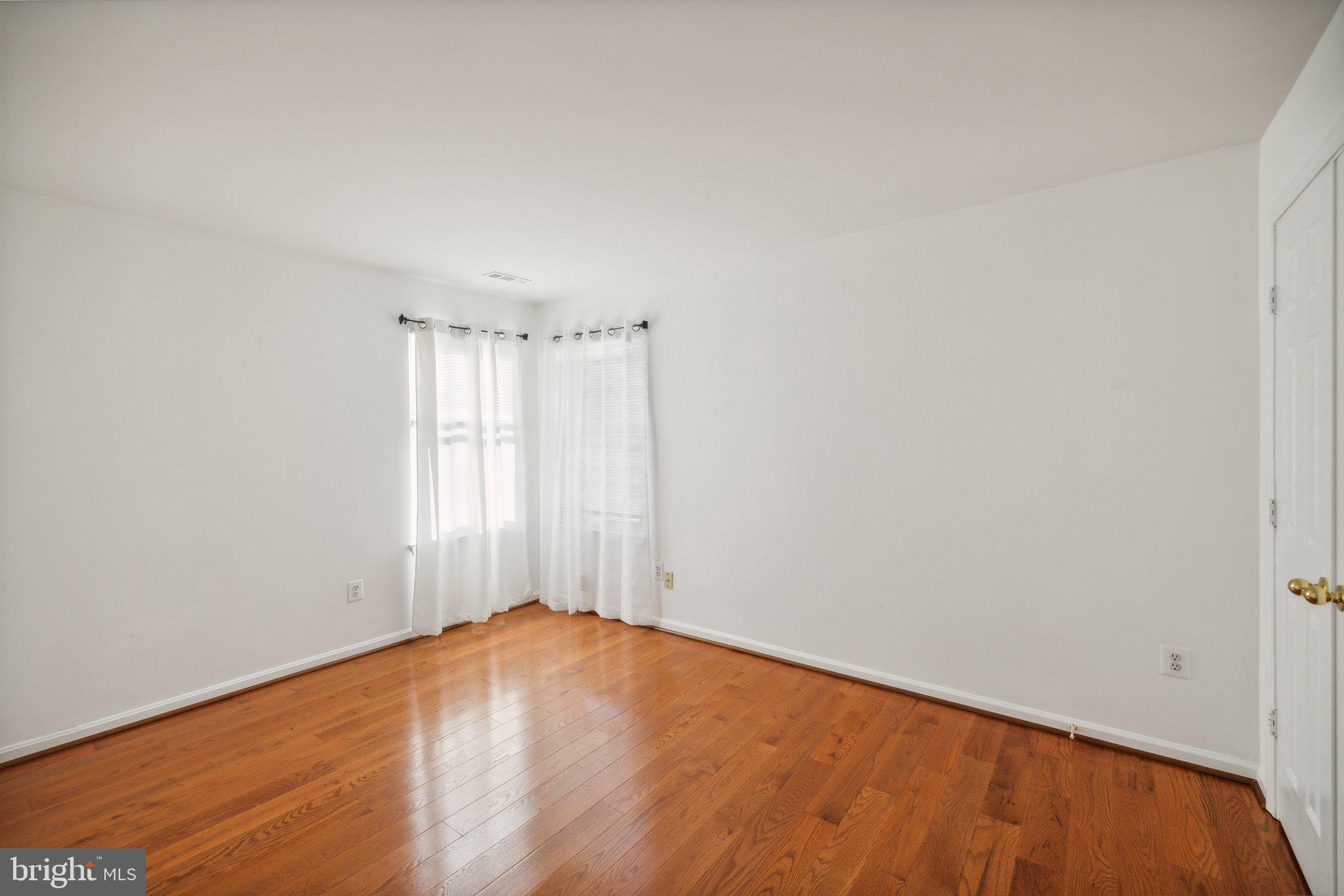 KINGS SQUARE - Residential