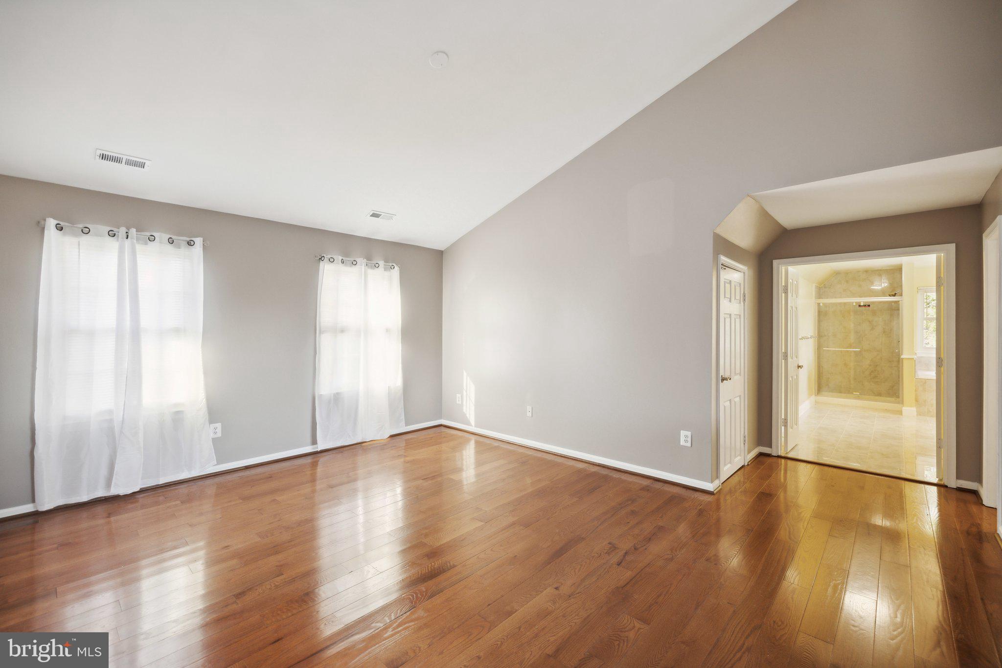 KINGS SQUARE - Residential