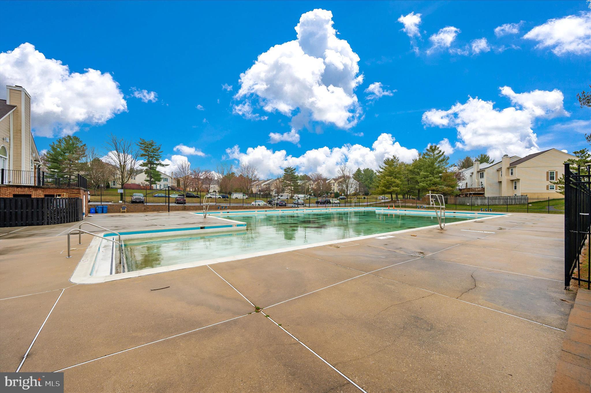 LONGMEAD CROSSING - Residential