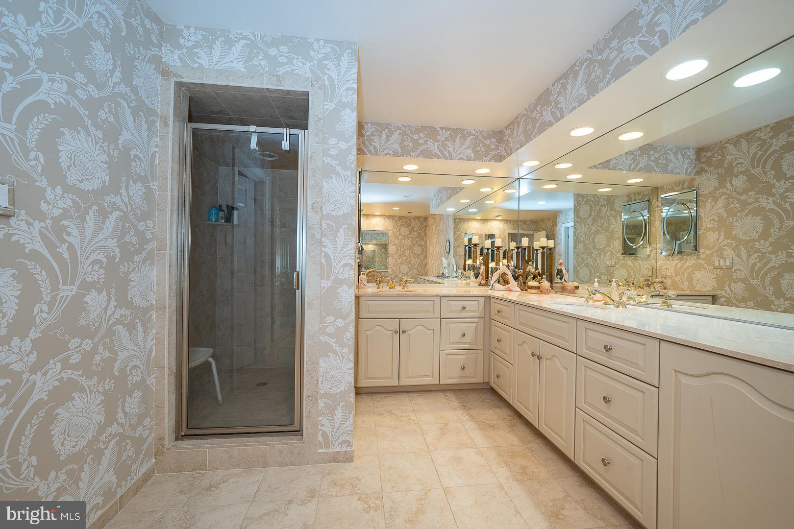 HERMITAGE - Residential