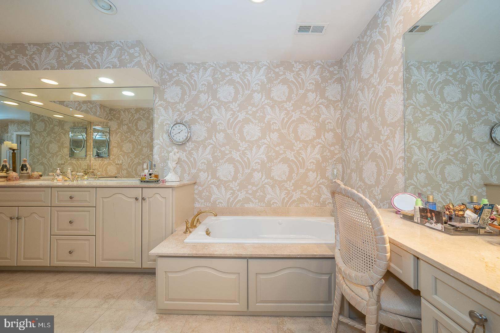 HERMITAGE - Residential