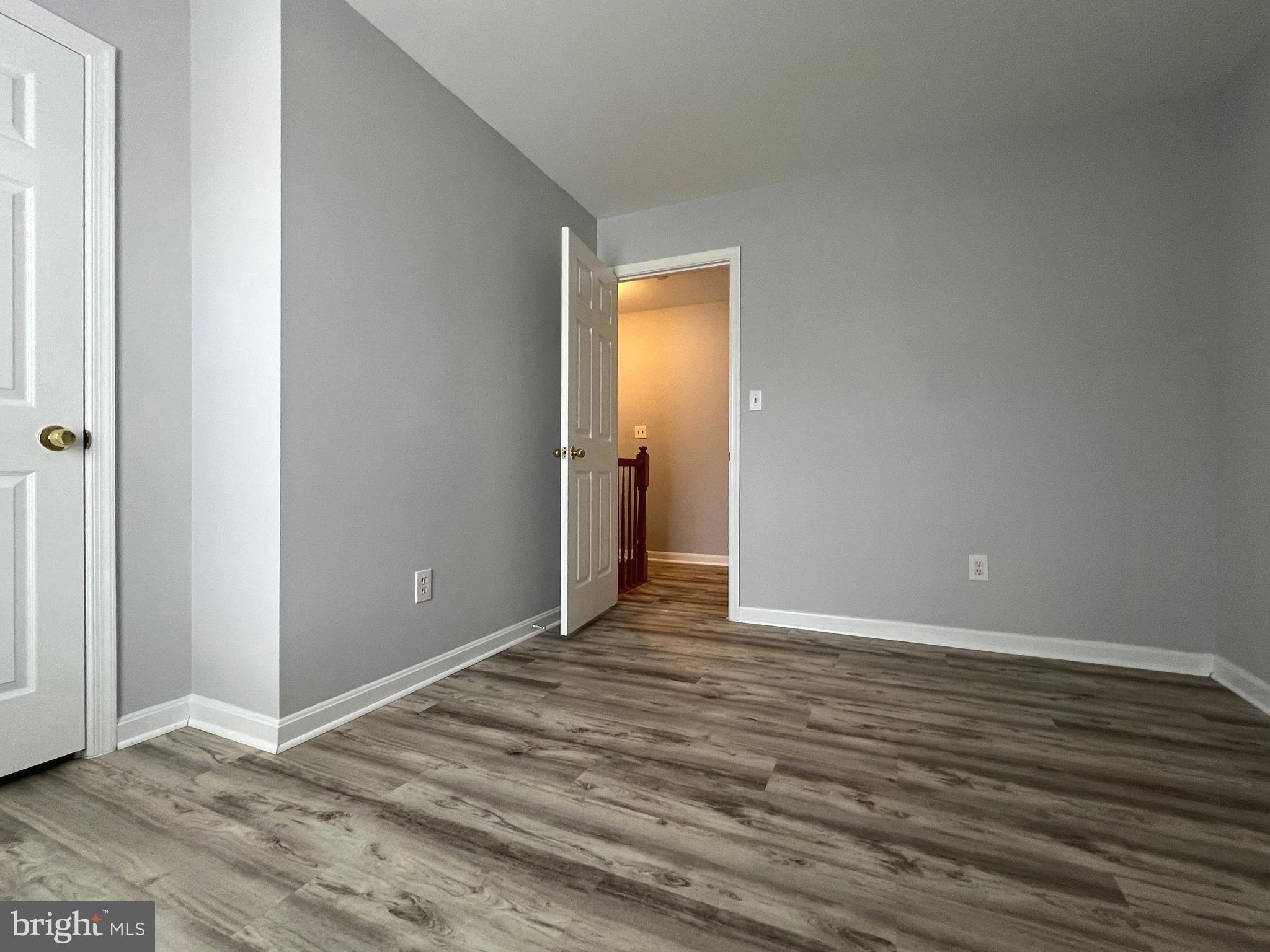 VALLEY STREAM ESTATES - Residential Lease