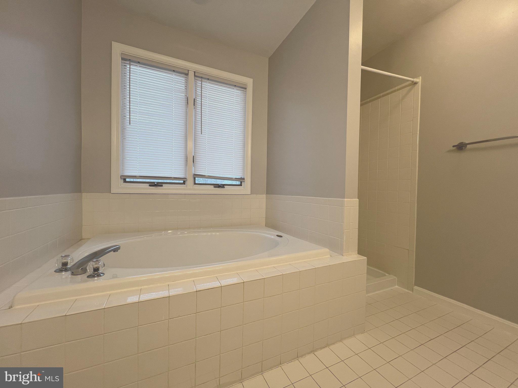 VALLEY STREAM ESTATES - Residential Lease