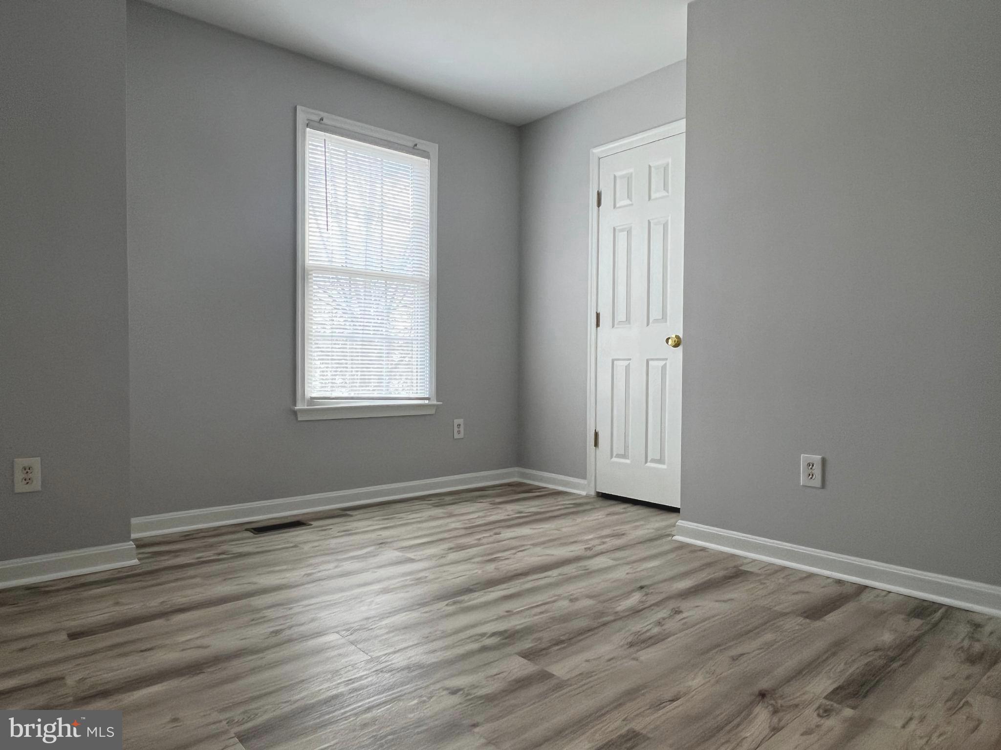 VALLEY STREAM ESTATES - Residential Lease