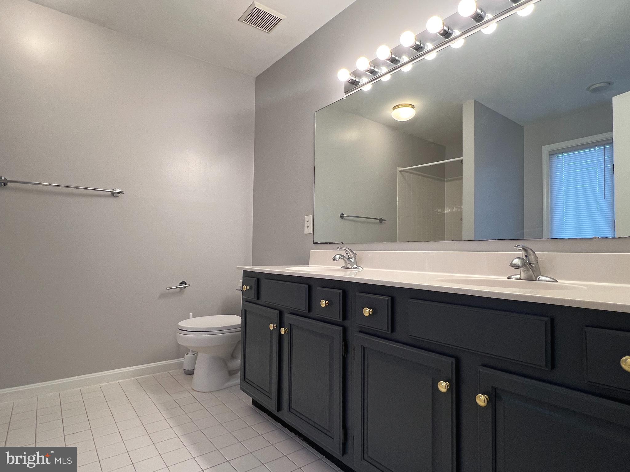 VALLEY STREAM ESTATES - Residential Lease