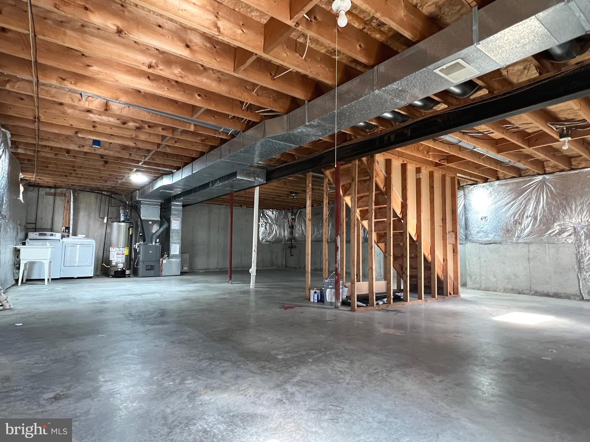 VALLEY STREAM ESTATES - Residential Lease