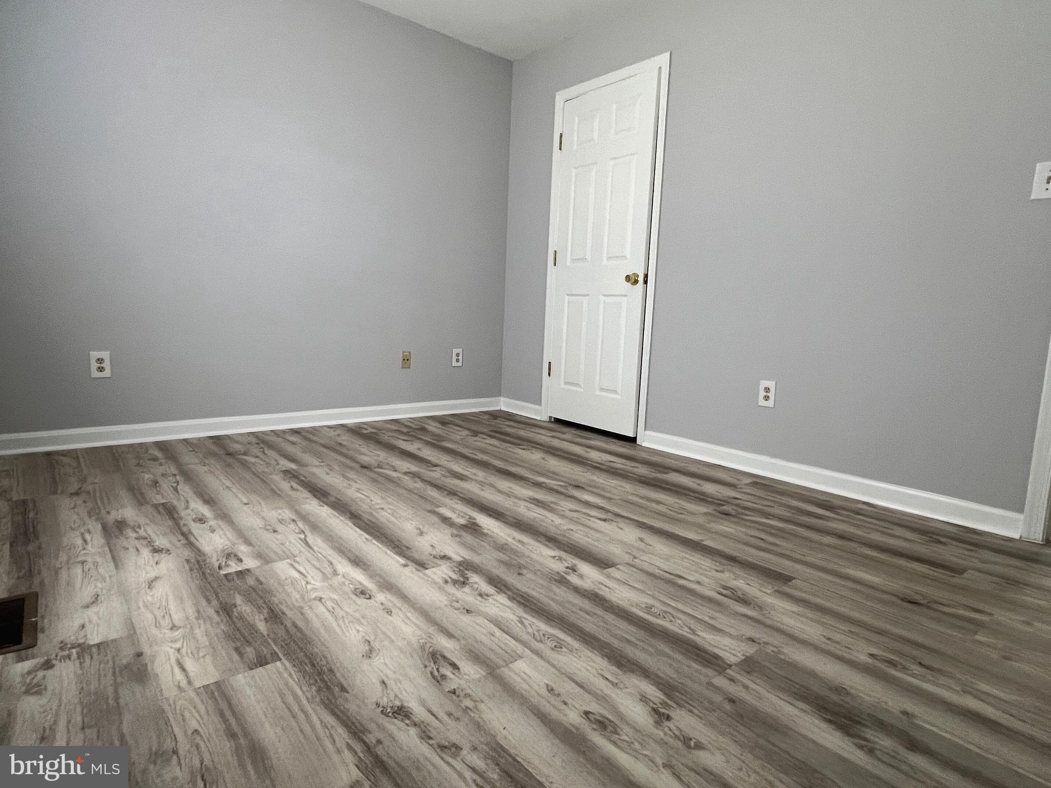 VALLEY STREAM ESTATES - Residential Lease